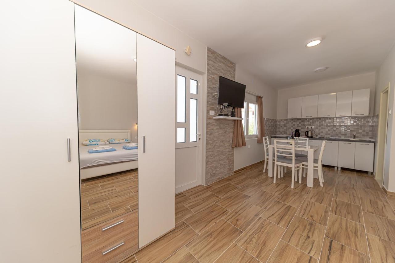 Apartments Vjera Petrovac 外观 照片