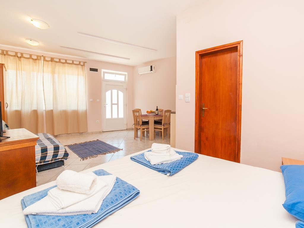 Apartments Vjera Petrovac 外观 照片